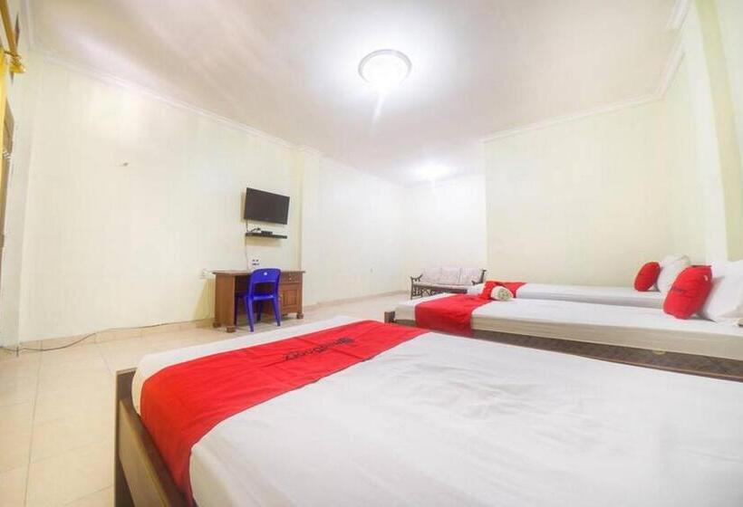 Номер Стандарт Трехместный, Reddoorz Near Nusa Cendana University