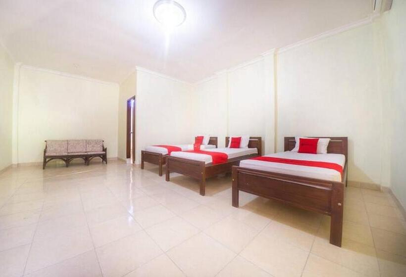 Номер Стандарт Трехместный, Reddoorz Near Nusa Cendana University