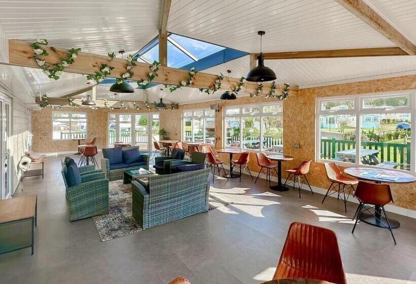 Дом 2 Спальни, Calloose Holiday Park