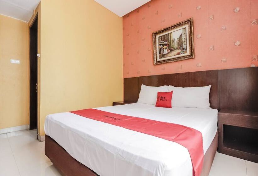Номер Стандарт, Reddoorz At La Mega Near Pasar Pagi Cirebon