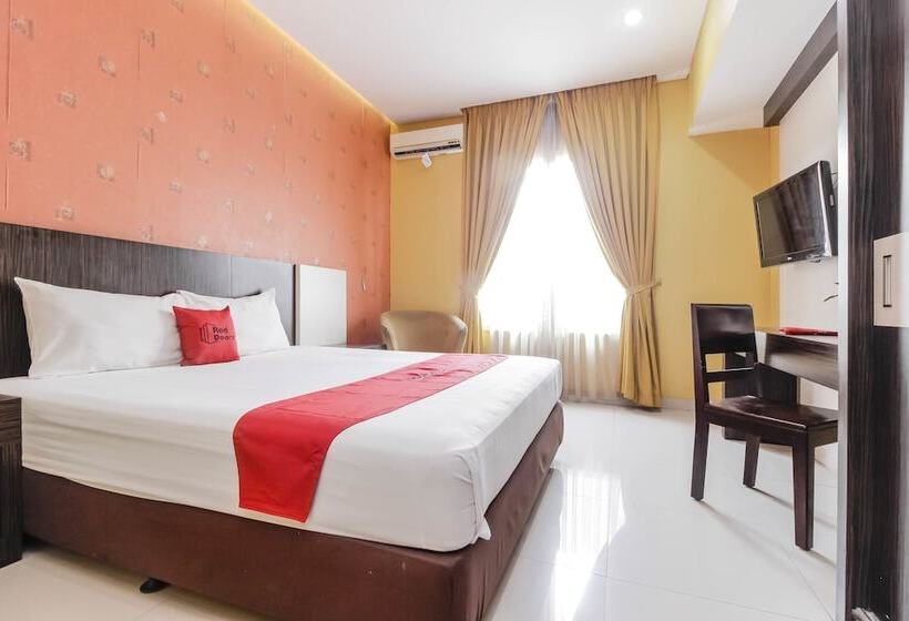 Номер Economy, Reddoorz At La Mega Near Pasar Pagi Cirebon