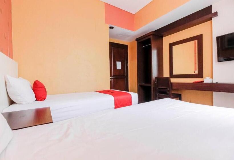 Номер Стандарт, Reddoorz At La Mega Near Pasar Pagi Cirebon