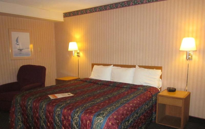 Люкс Deluxe Кровать Кинг, Howard Johnson By Wyndham Benton Harbor/st. Joseph