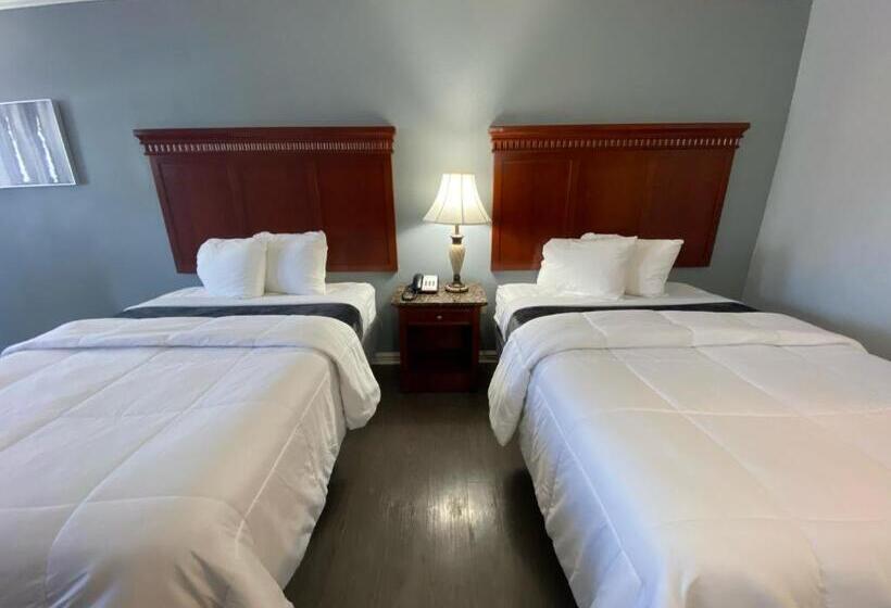 Номер Стандарт, Quarters Inn & Suites