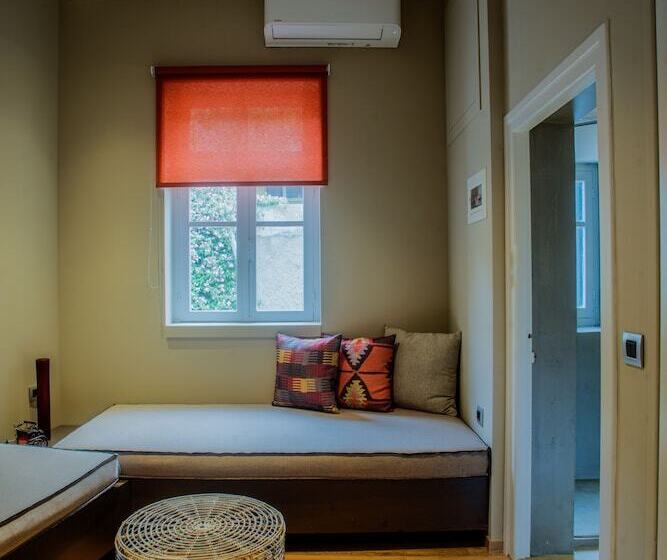غرفة قياسية رباعية, Aethra Boutique Rooms