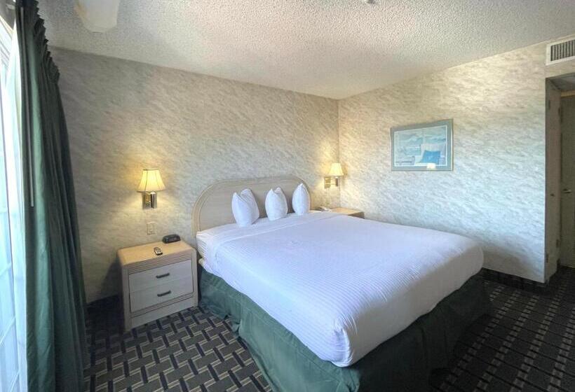带大床的复式套间, Ramada By Wyndham South El Monte