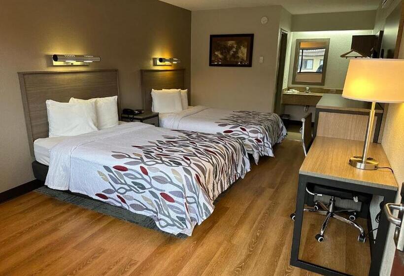 Номер Deluxe, Red Roof Inn Detroit  Royal Oak/ Madison Heights