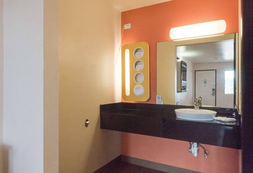 Люкс Повышенной Комфортности, Motel 6 Brownsville, Tx North