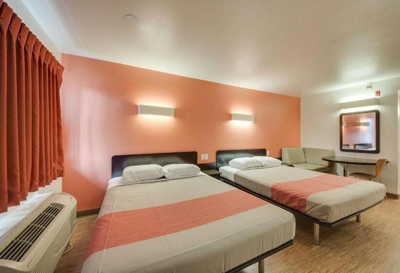 Люкс Повышенной Комфортности, Motel 6 Brownsville, Tx North