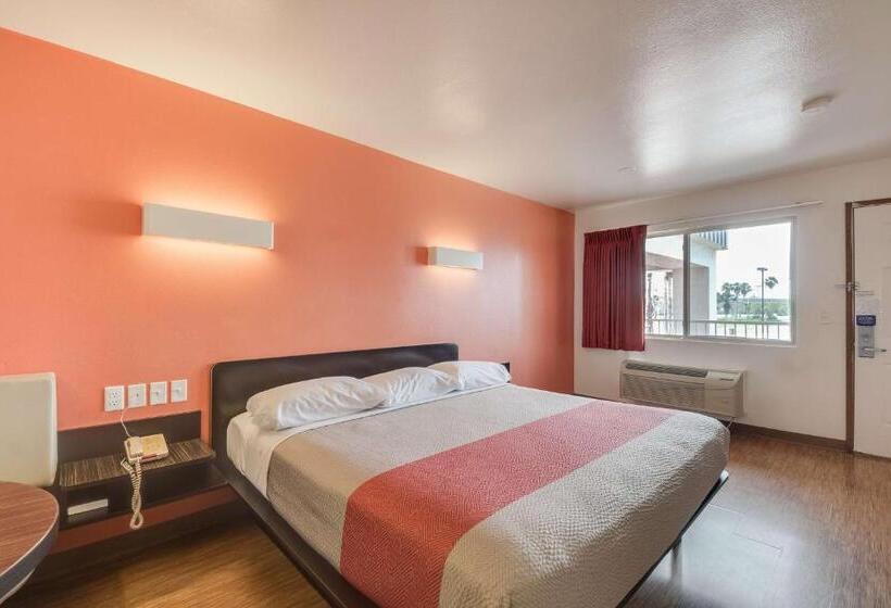 Люкс Повышенной Комфортности, Motel 6 Brownsville, Tx North