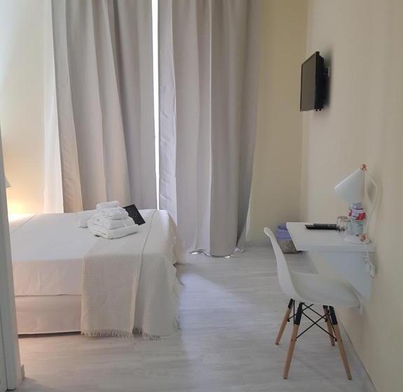 Habitación Estándar con Balcón, Le Petit Palü Fuencarral