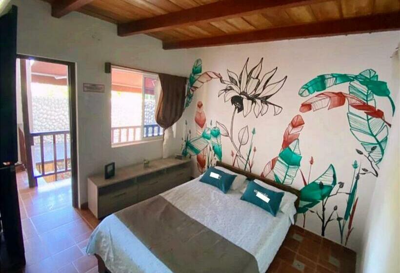 اتاق سوپریور, Kayena Hostel