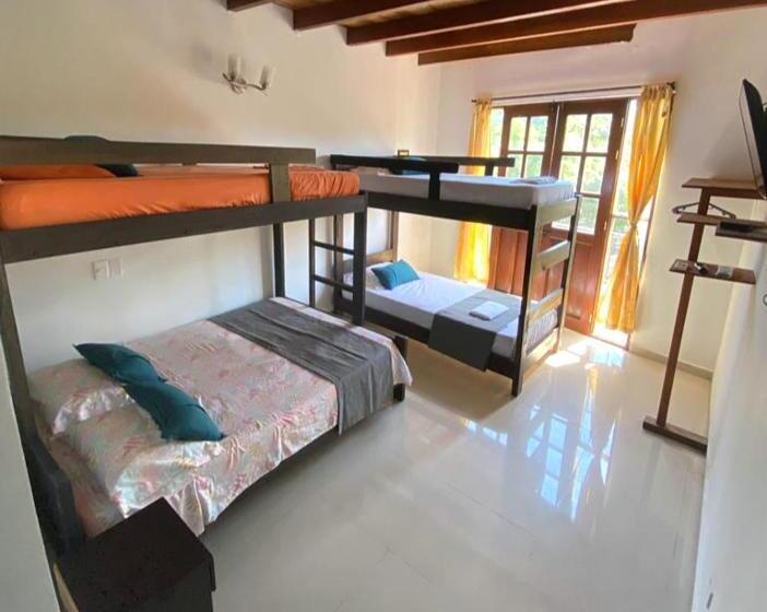 اتاق خانوادگی, Kayena Hostel