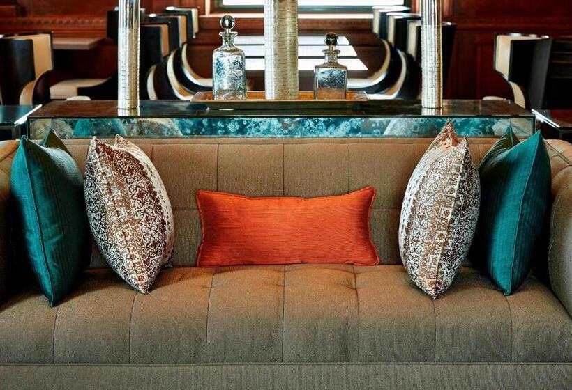اتاق سوپریور با اتاق نشیمن, The Ritzcarlton, Philadelphia