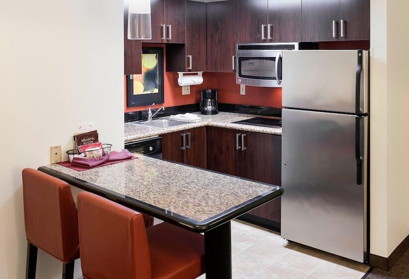 스탠다드 스튜디오, Residence Inn By Marriott Santa Clarita Valencia
