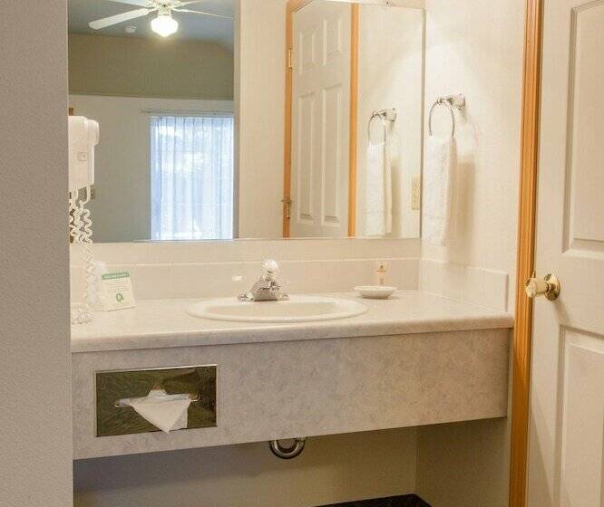 Дом 1 Спальня, River S Edge Resort
