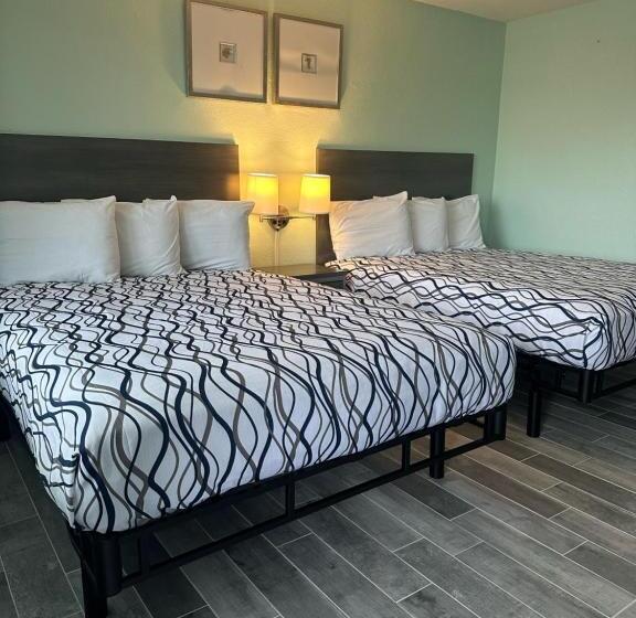 سوئیت رویال, Royal Canadian Motel