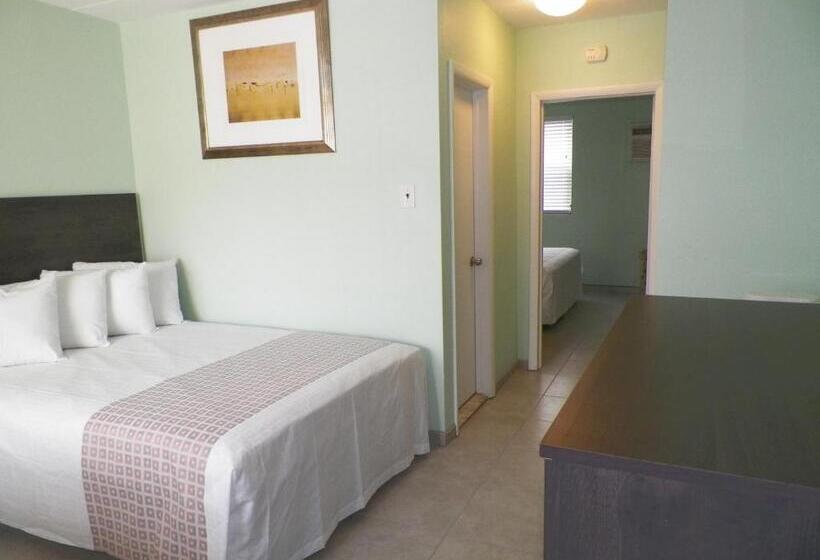 Deluxe Suite King Bed, Royal Canadian Motel