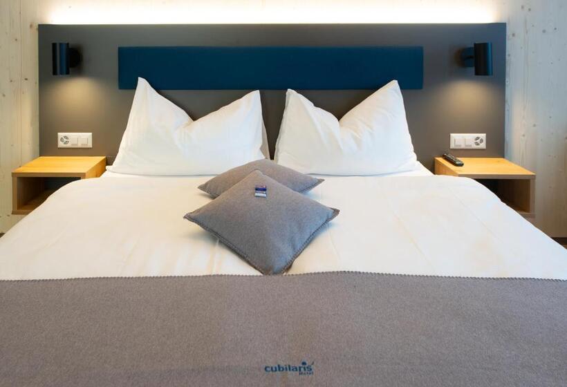سوییت با چشم‌انداز کوه, Cubilaris Motel