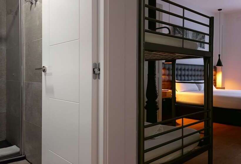 سوییت خانوادگی, Woohoo Rooms Chueca