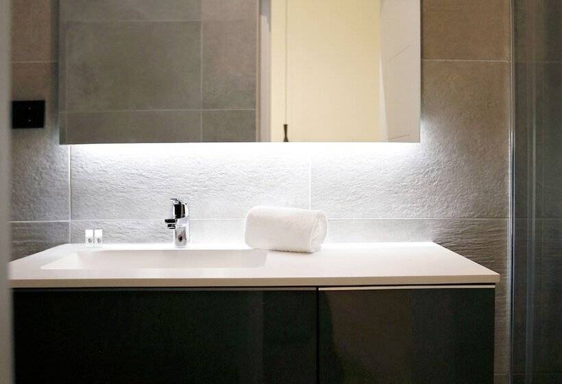 سوییت جونیور, Woohoo Rooms Chueca