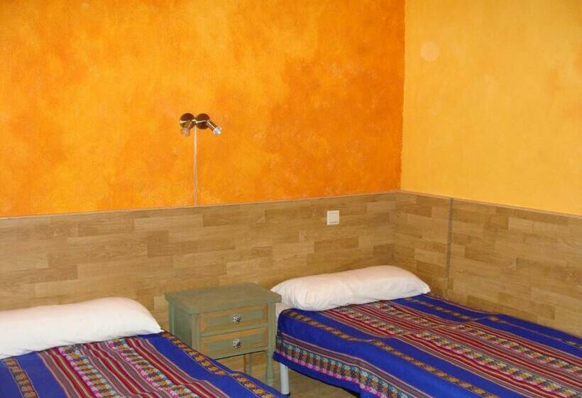 Семейный Номер, Albergue El Condor