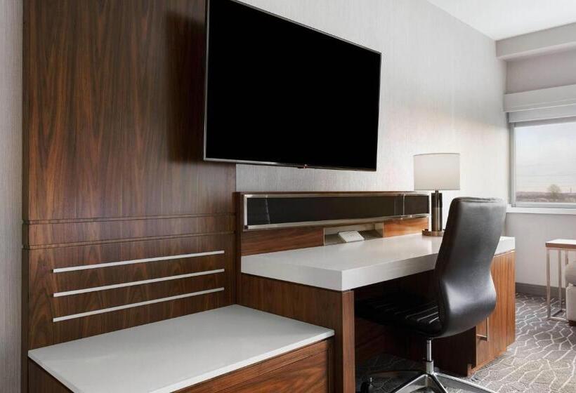 스탠다드 룸 킹사이즈 침대, Delta Hotels By Marriott Woodbridge