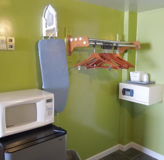 اتاق استاندارد با چشم‌انداز دریا, Seahawk Motel