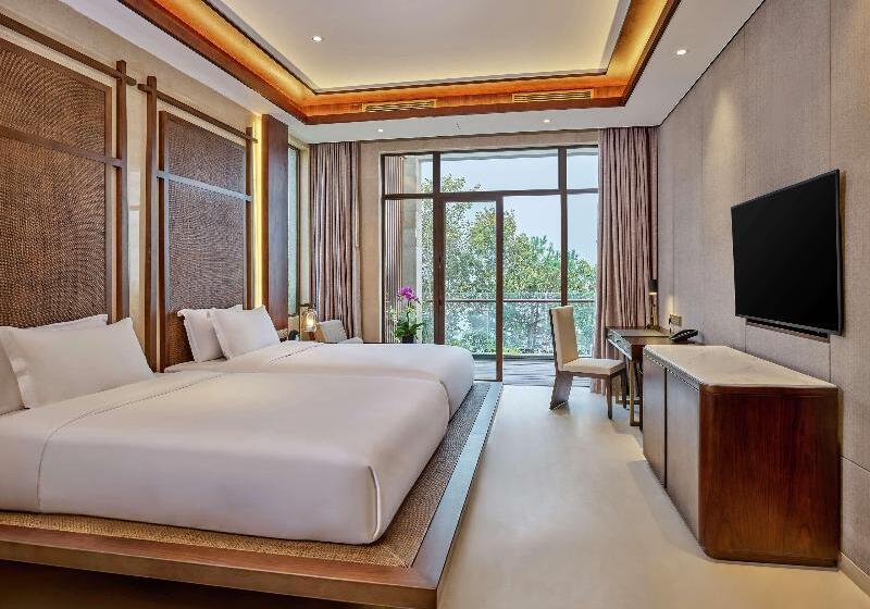 ویلای 2 خوابه, Lushan West Sea Resort, Curio Collection By Hilton