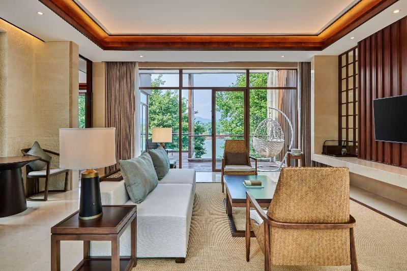 ویلای لوکس 1 خوابه, Lushan West Sea Resort, Curio Collection By Hilton