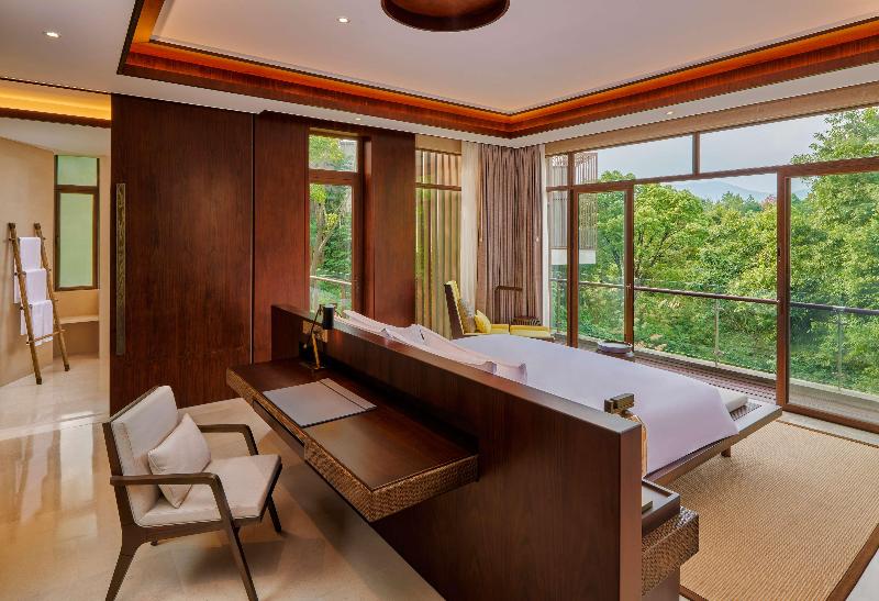 ویلای 2 خوابه, Lushan West Sea Resort, Curio Collection By Hilton