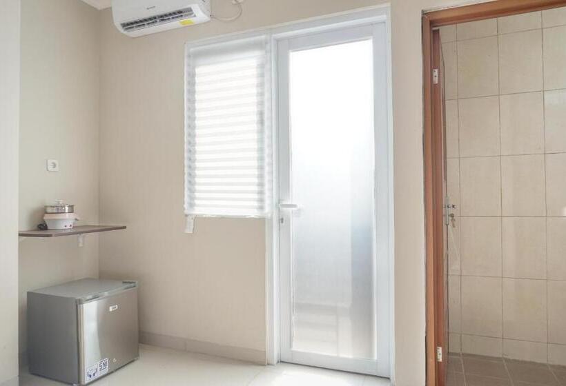 Номер Стандарт, Residences By Reddoorz Near Mt Haryono