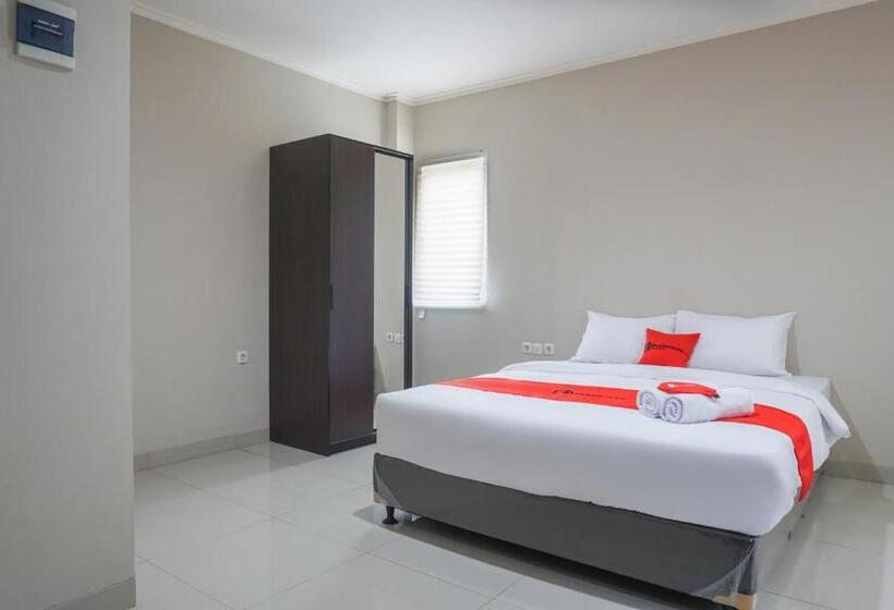 Номер Deluxe, Residences By Reddoorz Near Mt Haryono