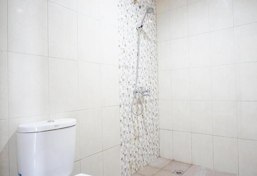 Номер Deluxe, Residences By Reddoorz Near Mt Haryono