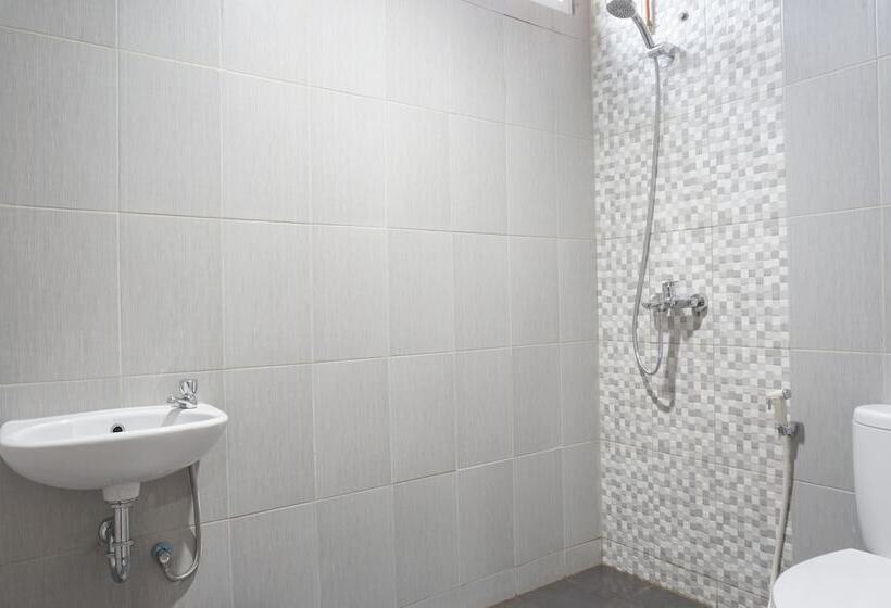 Номер Стандарт, Residences By Reddoorz Near Mt Haryono