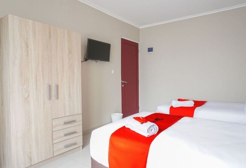 Номер Стандарт, Residences By Reddoorz Near Mt Haryono