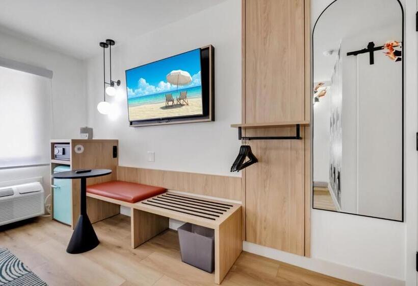 장애인을 위한 스탠다드 룸, Bob Hotels Tallahassee   Boutique On Budget