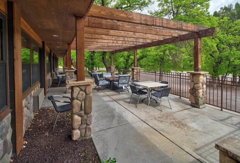 Номер Стандарт 2 Двуспальные Кровати, State Game Lodge At Custer State Park Resort