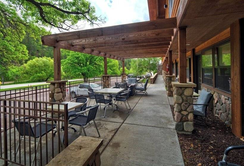 Номер Стандарт 2 Двуспальные Кровати, State Game Lodge At Custer State Park Resort