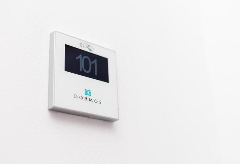 اتاق لوکس, Dormos