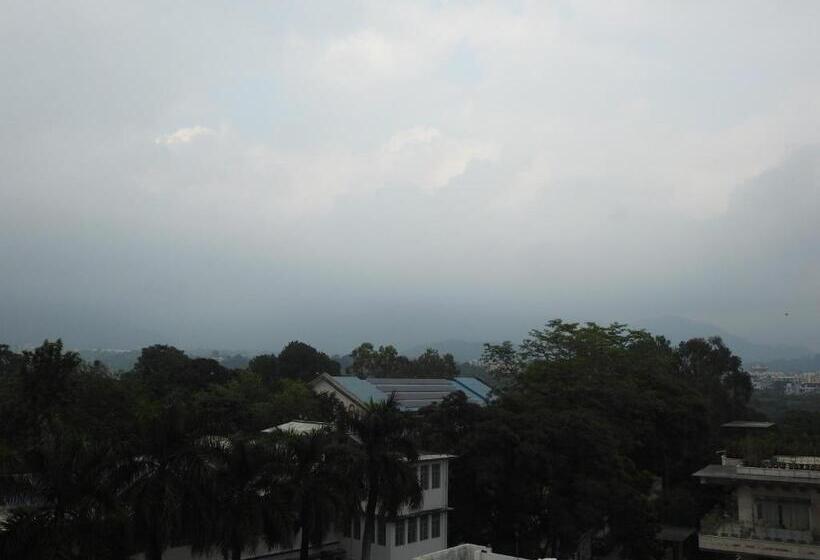 اتاق سوپریور, Aakash Residency