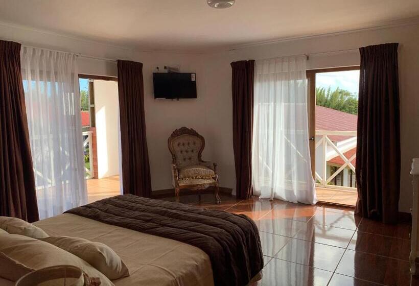 اتاق لوکس با بالکن, Teanehi Bed & Breakfast
