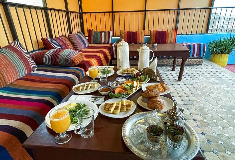 اتاق اکونومی, Dar Merzoga