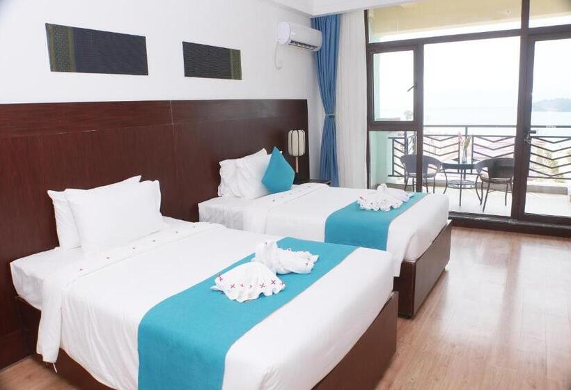 اتاق لوکس با بالکن, Sealong Bay Zhongqi Conifer Hotel 海龙湾中启康年酒店