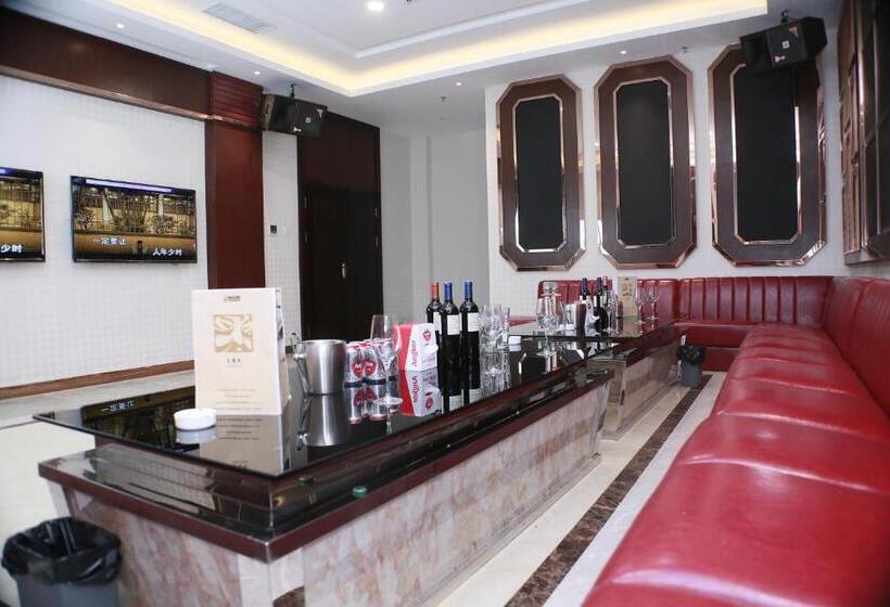 اتاق لوکس با بالکن, Sealong Bay Zhongqi Conifer Hotel 海龙湾中启康年酒店