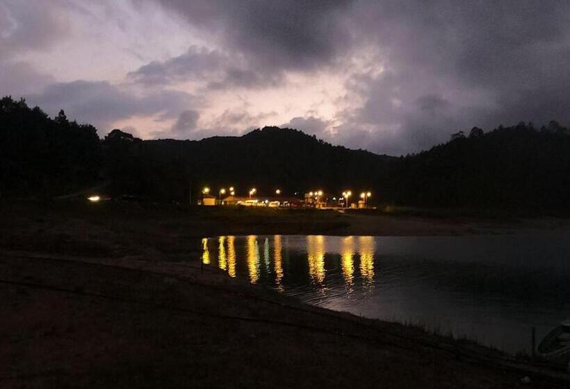 اتاق استاندارد با چشم‌انداز دریاچه, Cabañas Paraiso Tziscao
