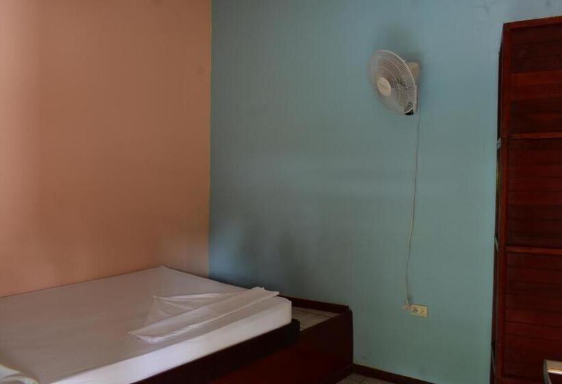 Номер Стандарт Совместная Ванная, Costa Linda Art Hostel