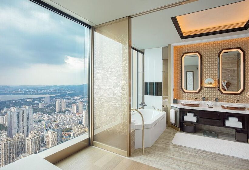 اتاق لوکس با چشم‌انداز دریاچه, The Ritzcarlton, Nanjing