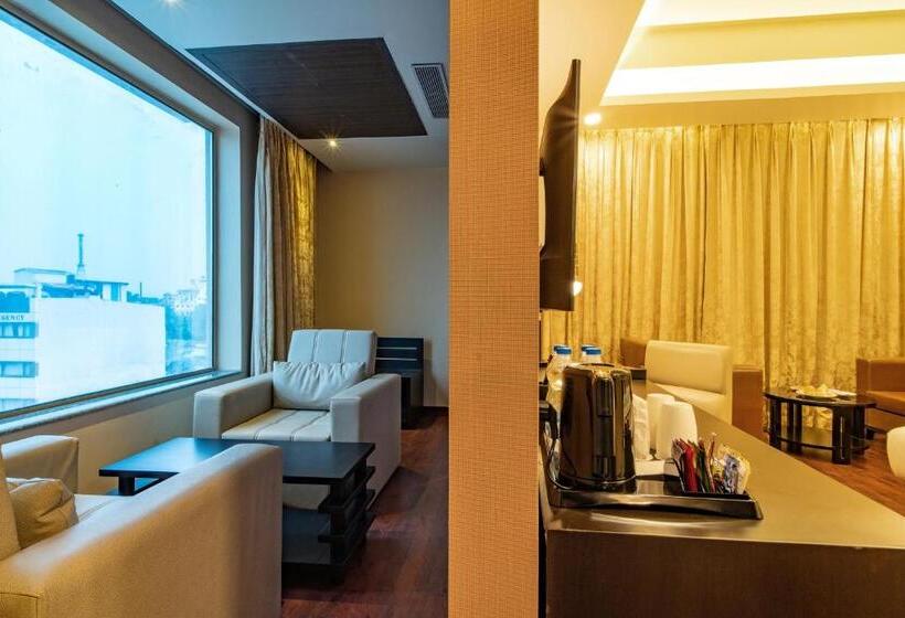Полулюкс, Vivanta Jamshedpur, Golmuri