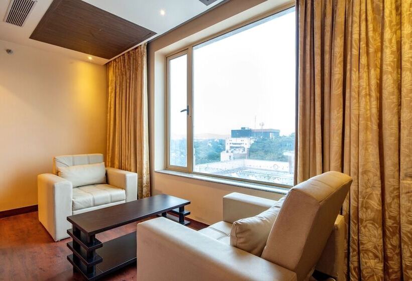 Полулюкс, Vivanta Jamshedpur, Golmuri